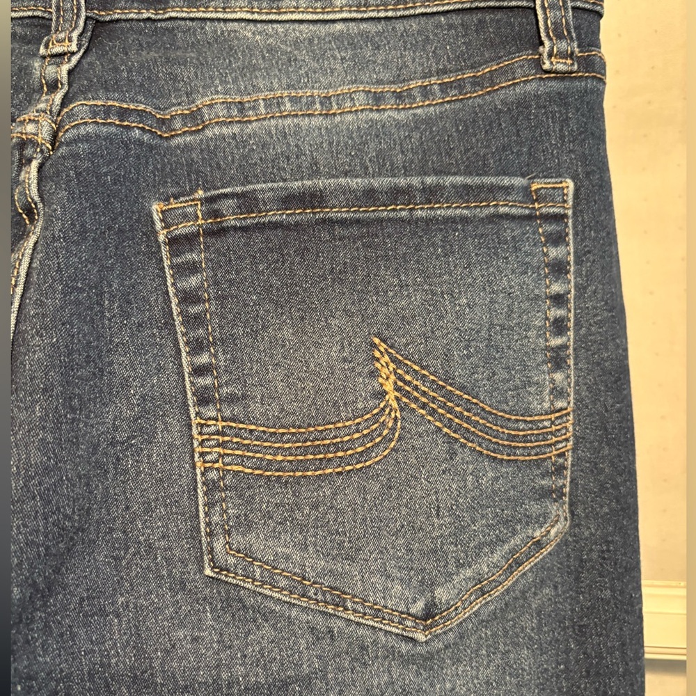 California Vintage | Women Straight Leg Frayed Hem Distressed Jean Pant  11/30 - Picture 7 of 10